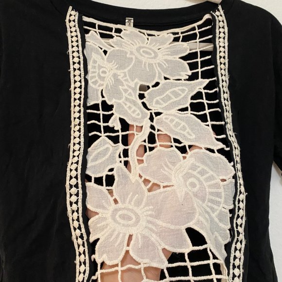 Emma & Sam lace crop tee - Picture 2 of 3